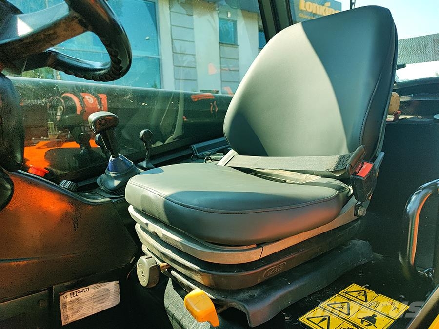 JCB TLT35D 4x4 伸缩臂叉装车|叉装车