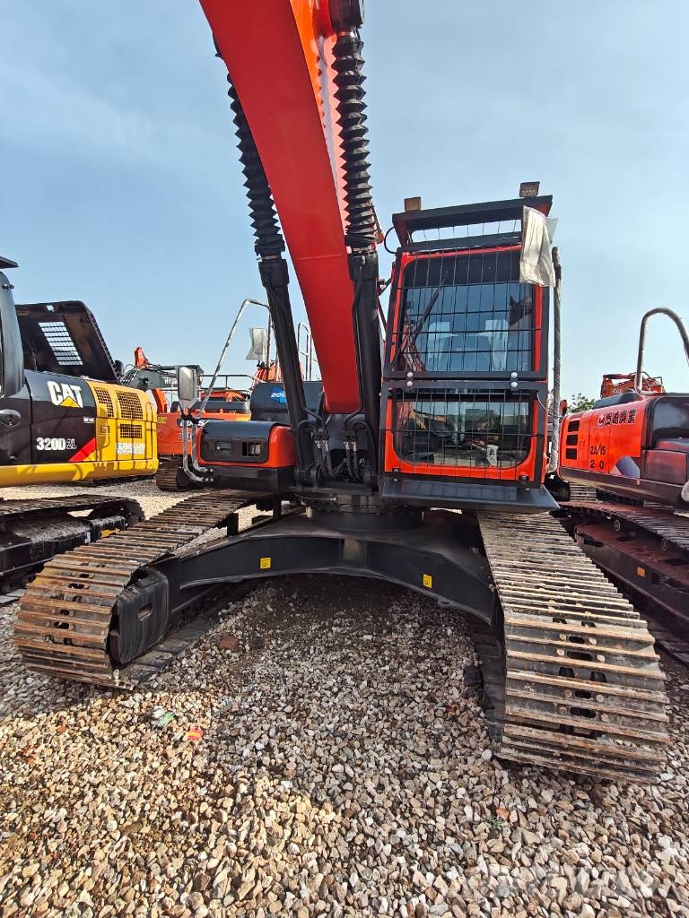 Doosan DX300LC-9C Roomikekskavaatorid