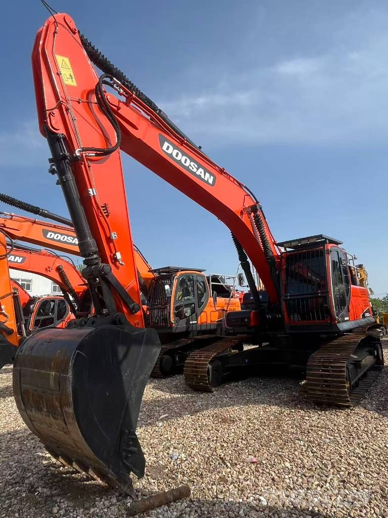 Doosan DX300LC-9C Roomikekskavaatorid