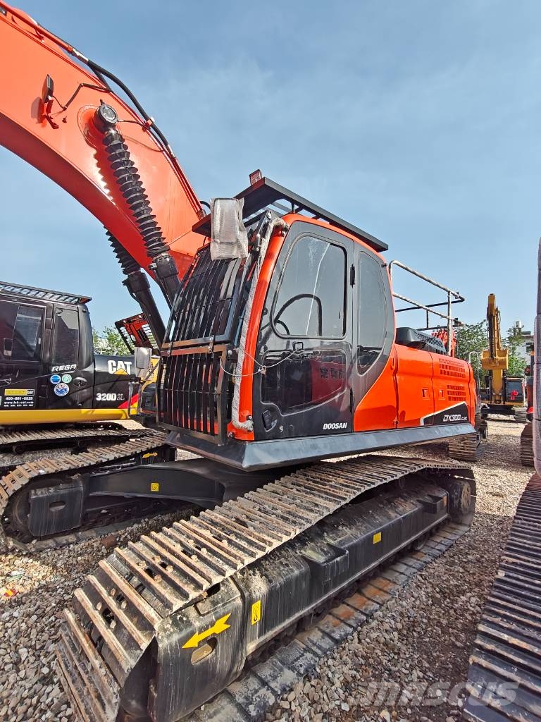 Doosan DX300LC-9C Roomikekskavaatorid