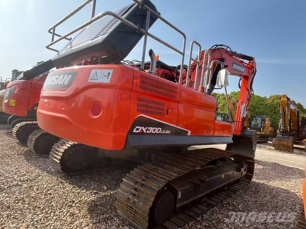 Doosan DX300LC-9C Roomikekskavaatorid