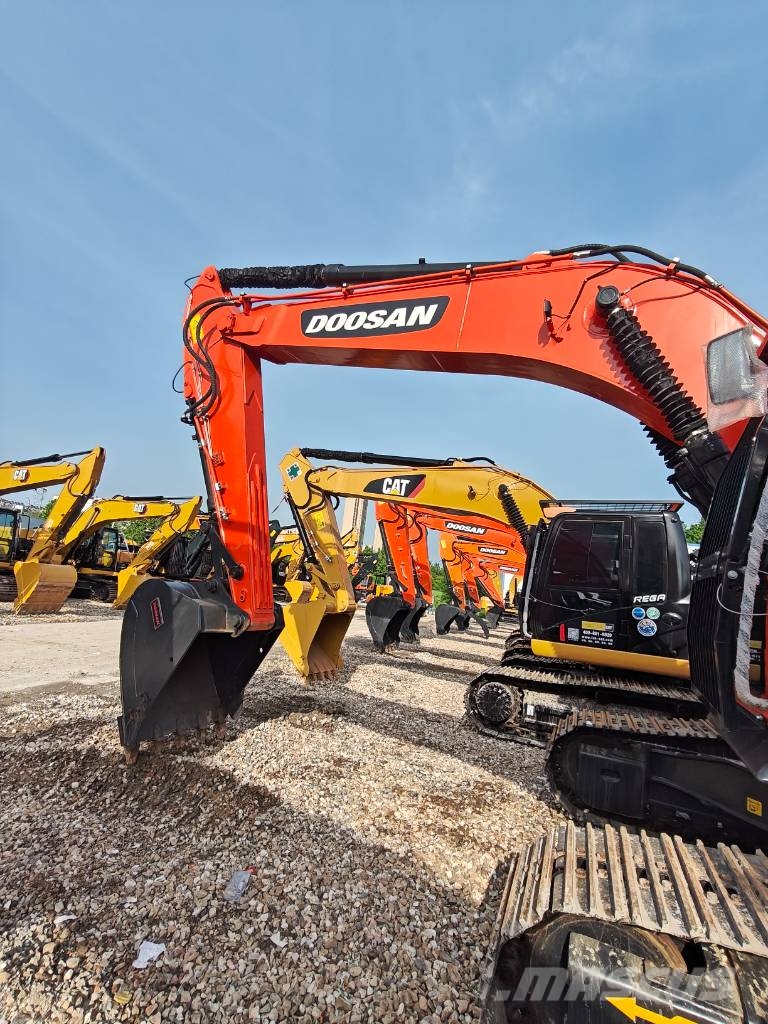 Doosan DX300LC-9C Roomikekskavaatorid
