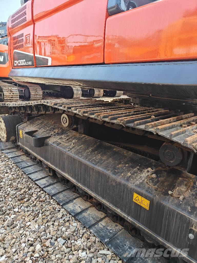 Doosan DX300LC-9C Roomikekskavaatorid