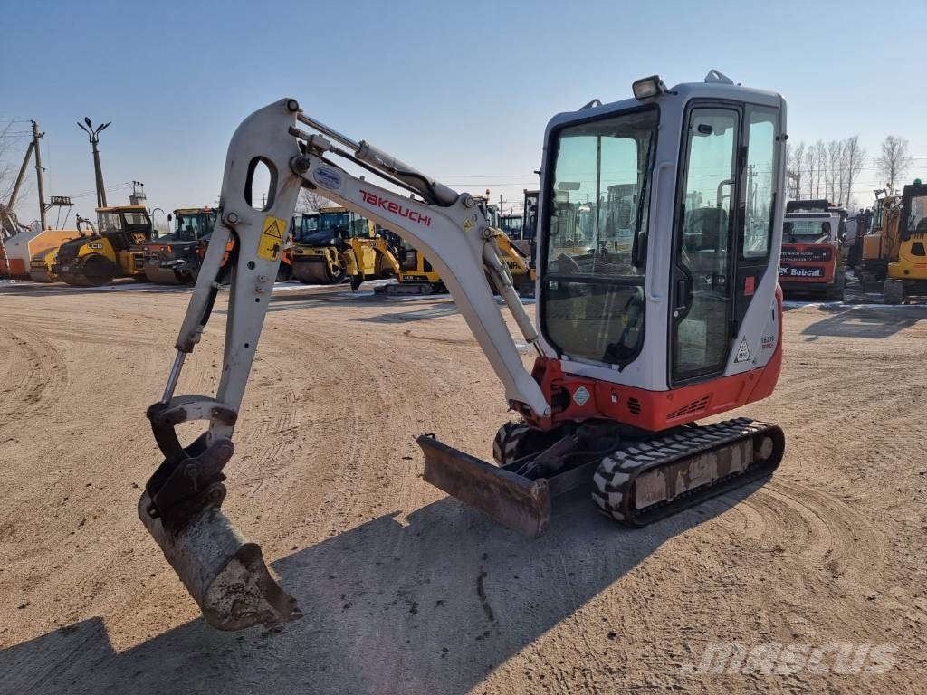 Takeuchi TB 216 小型挖土機/掘鑿機<7t(小型挖掘機)