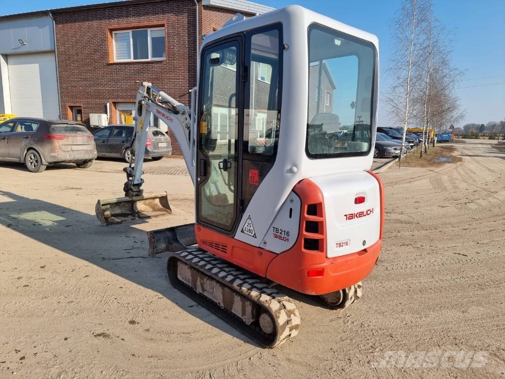 Takeuchi TB 216 小型挖土機/掘鑿機<7t(小型挖掘機)