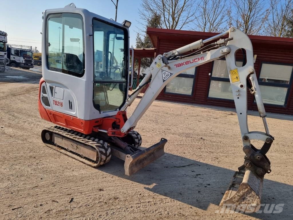 Takeuchi TB 216 小型挖土機/掘鑿機<7t(小型挖掘機)