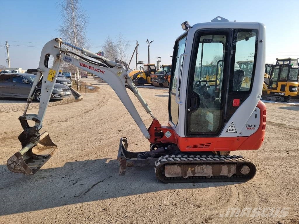 Takeuchi TB 216 小型挖土機/掘鑿機<7t(小型挖掘機)