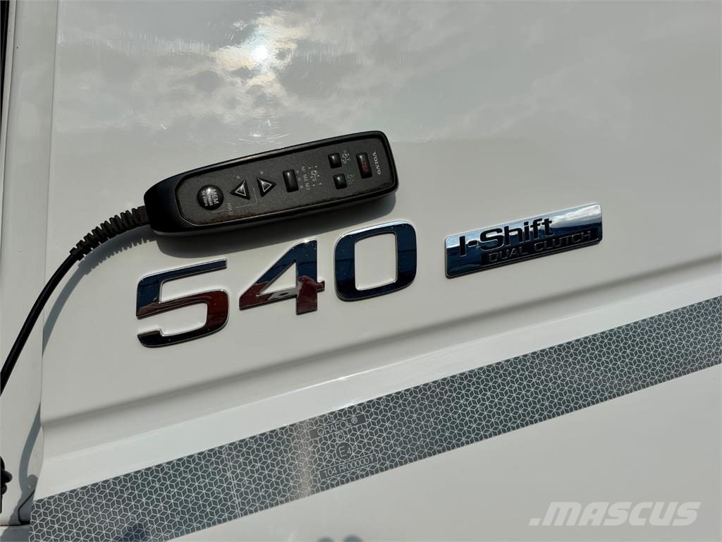 Volvo FH540 8x4*4 Camiones polibrazo