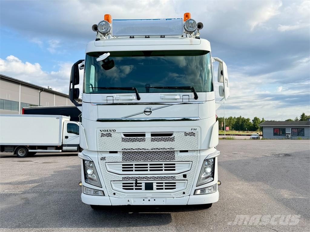 Volvo FH540 8x4*4 Camiones polibrazo