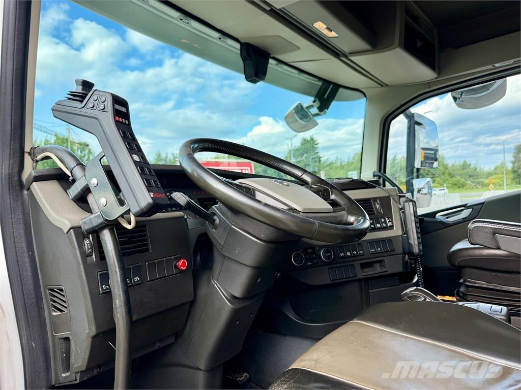 Volvo FH540 8x4*4 Camiones polibrazo