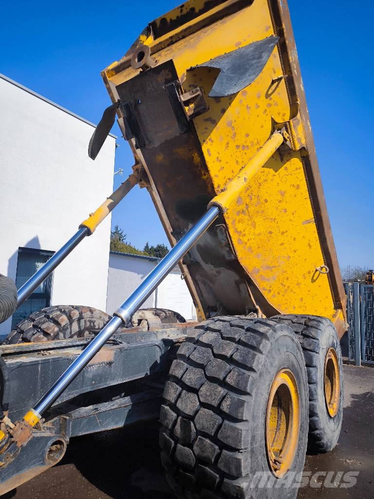 Komatsu HM 300-1 *Klima* Top Reifen* Camiones articulados