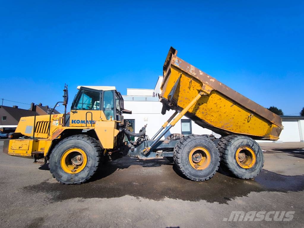 Komatsu HM 300-1 *Klima* Top Reifen* Camiones articulados