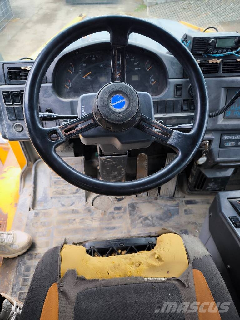 Komatsu HM 300-1 *Klima* Top Reifen* Camiones articulados