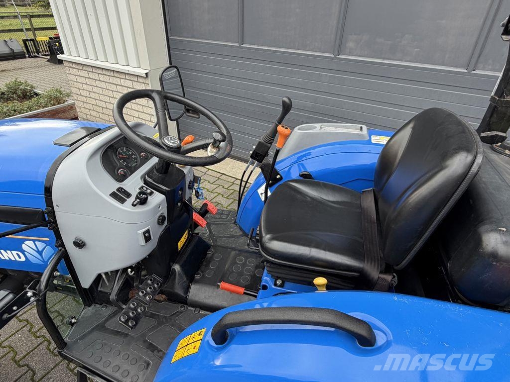 New Holland Boomer 50 جرارات مدمجة
