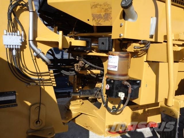 CAT 930 G Naudoti ratiniai krautuvai