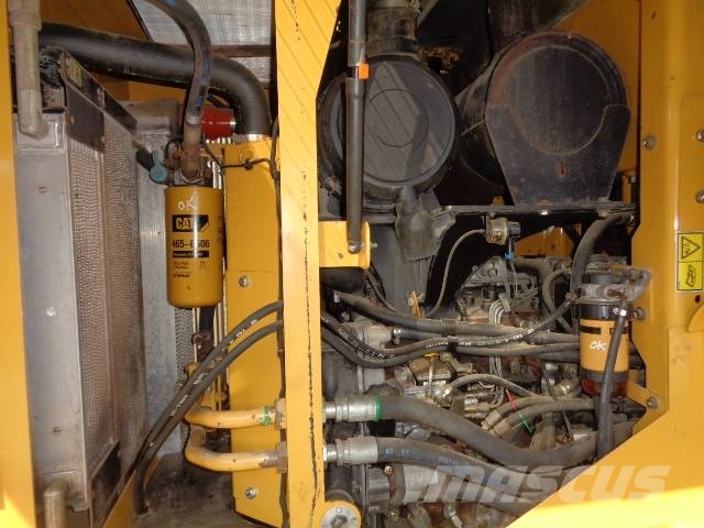 CAT 930 G Naudoti ratiniai krautuvai