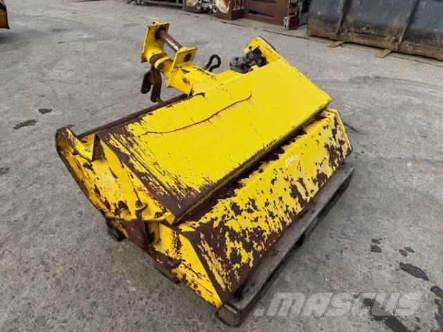 Ghedini 1100 جزازات وأغطية المراعي