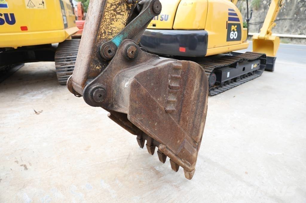 Komatsu PC 128 US Midi bagri 7t – 12t