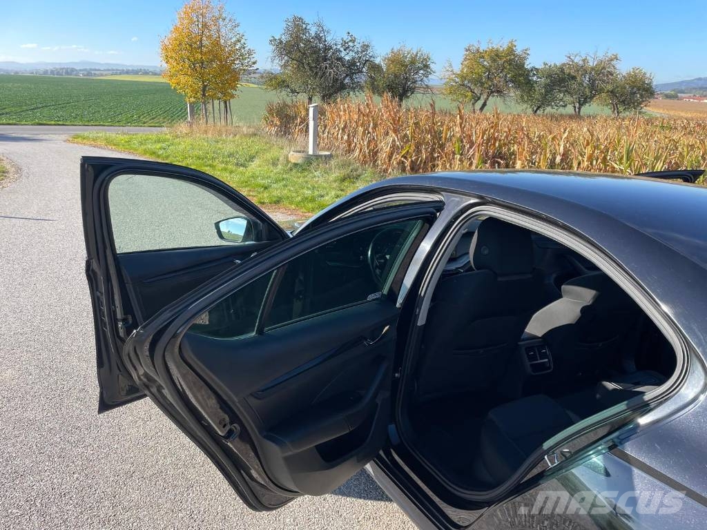 Škoda Octavia 自動車