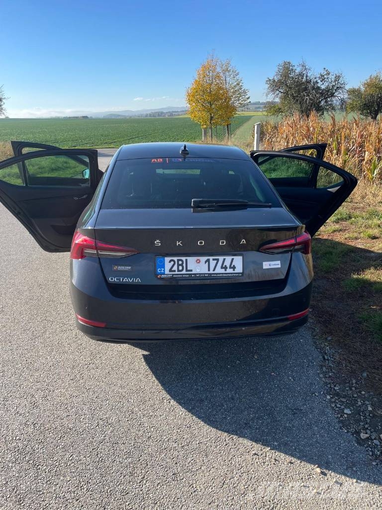 Škoda Octavia 自動車
