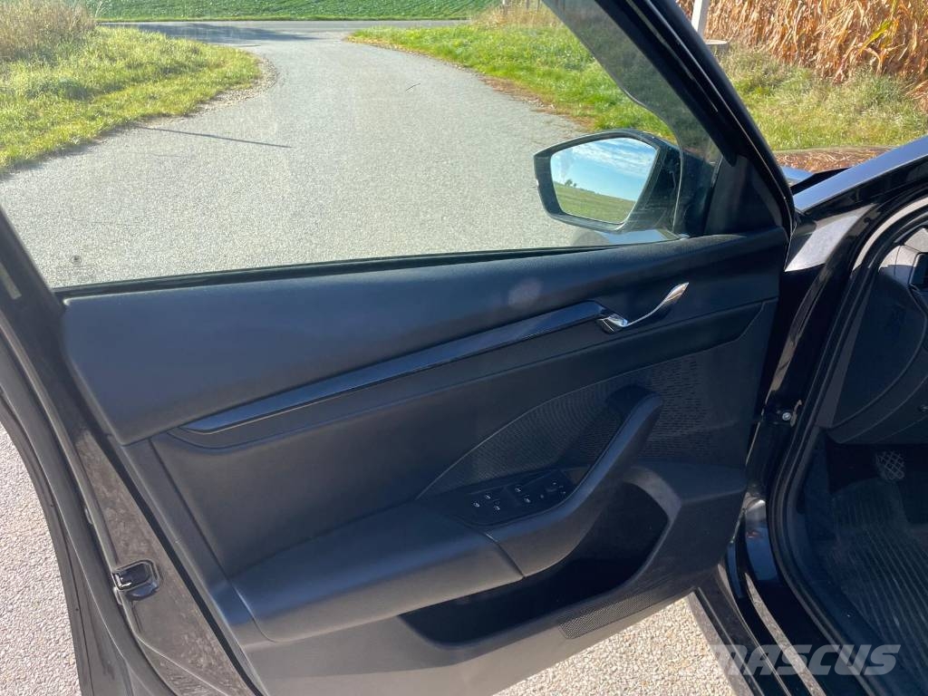 Škoda Octavia 自動車