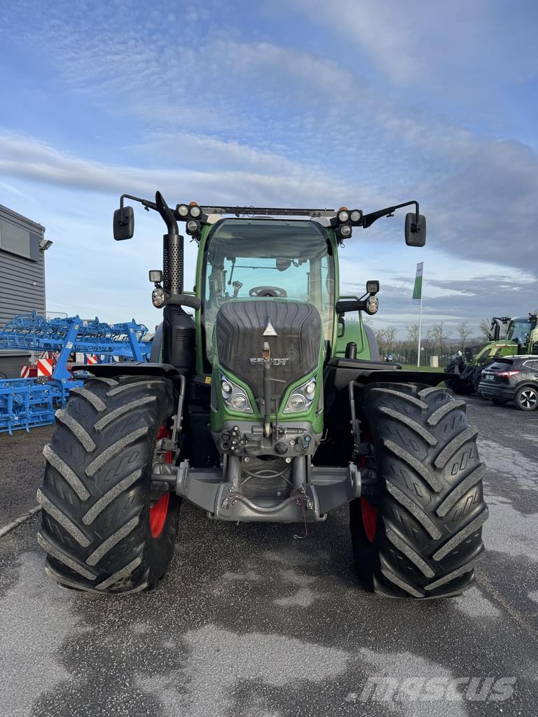 Fendt 724 VARIO PROFI + Traktori