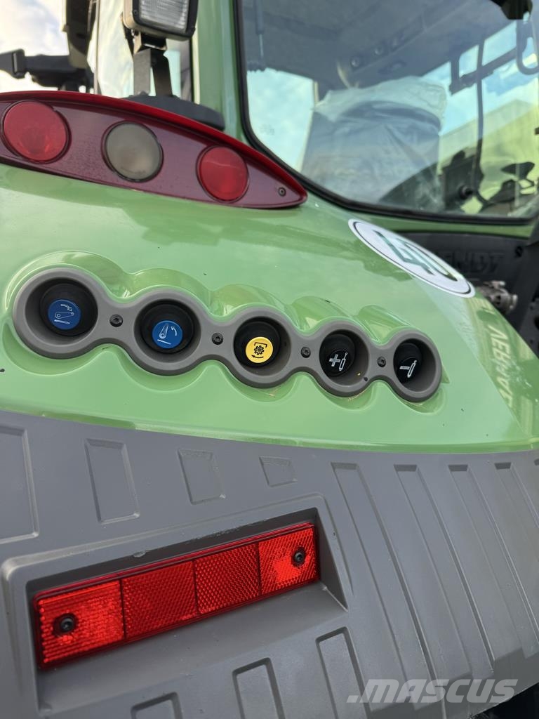 Fendt 724 VARIO PROFI + Трактори