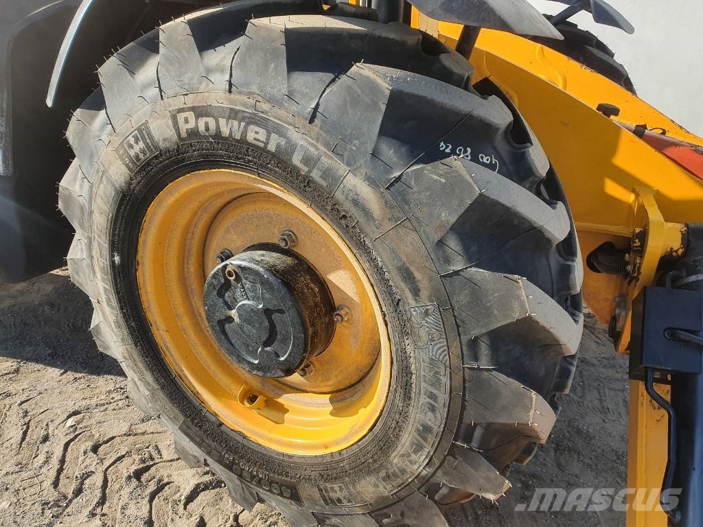 JCB 540-140 M310 jak Manitou 1440 Teleskoplader