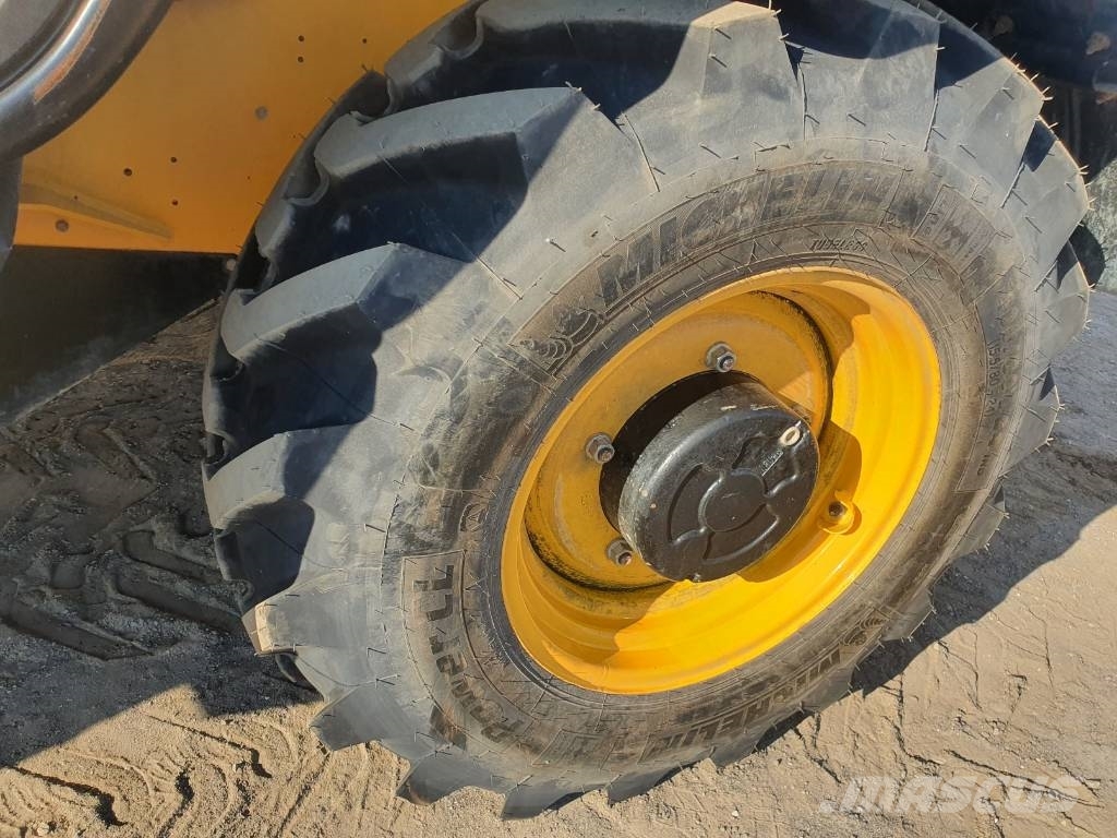 JCB 540-140 M310 jak Manitou 1440 Teleskoplader