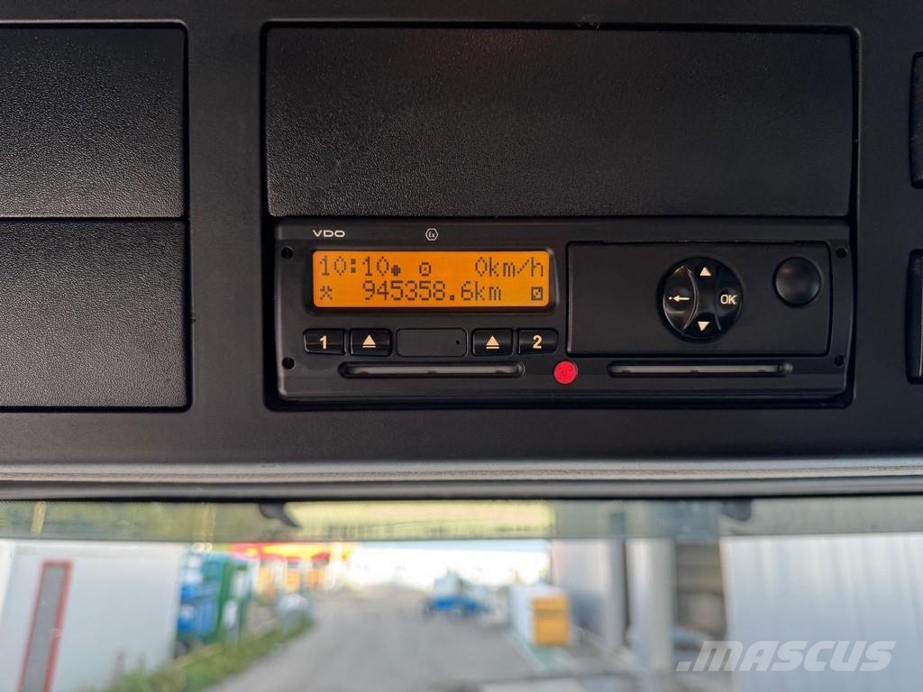 Mercedes-Benz Antos 2124 4X2 EURO 6 + ANTEO LIFT Furgons