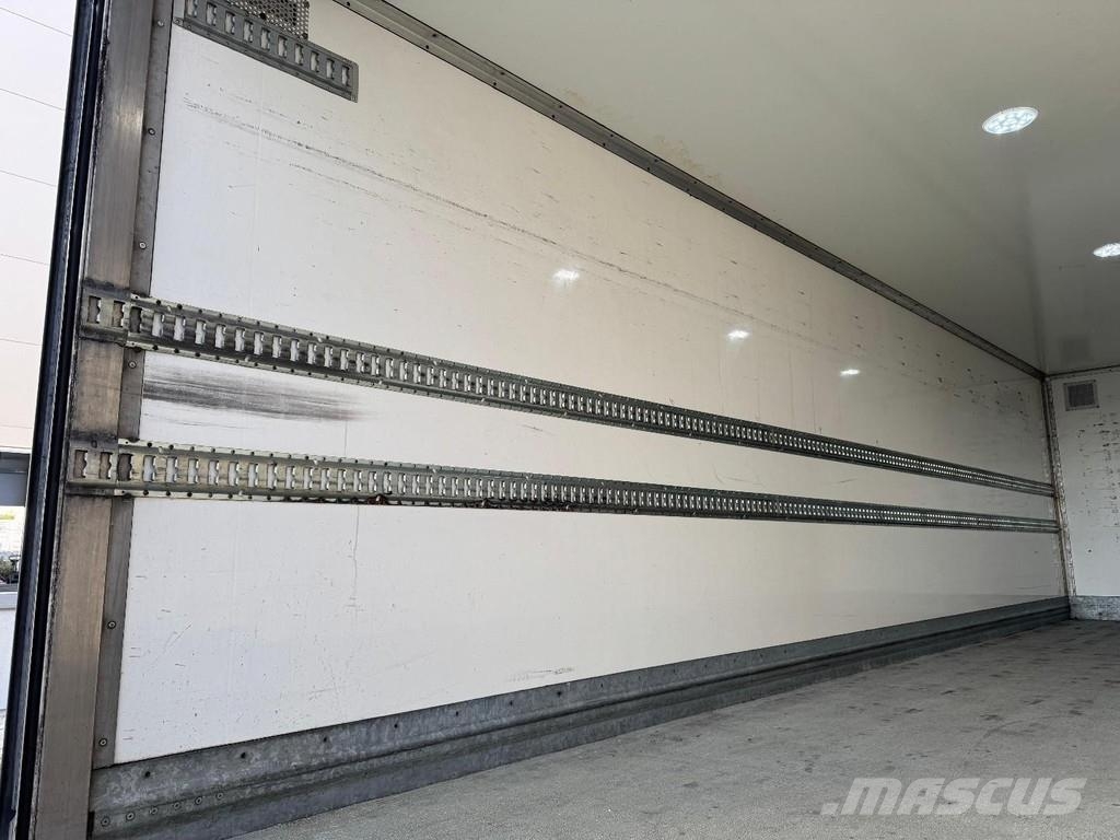 Mercedes-Benz Antos 2124 4X2 EURO 6 + ANTEO LIFT Furgons