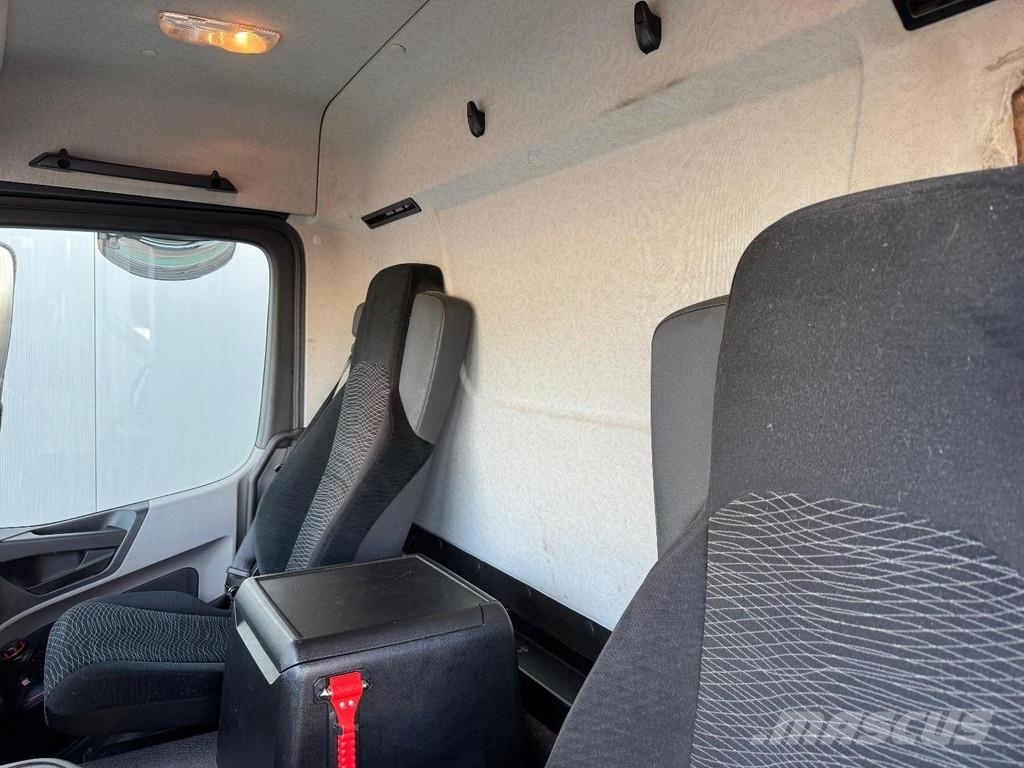 Mercedes-Benz Antos 2124 4X2 EURO 6 + ANTEO LIFT Furgons