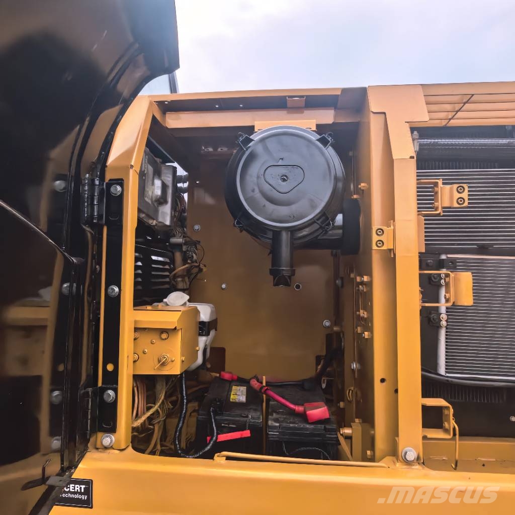 CAT 320 D2L 중형굴삭기 7톤-28톤