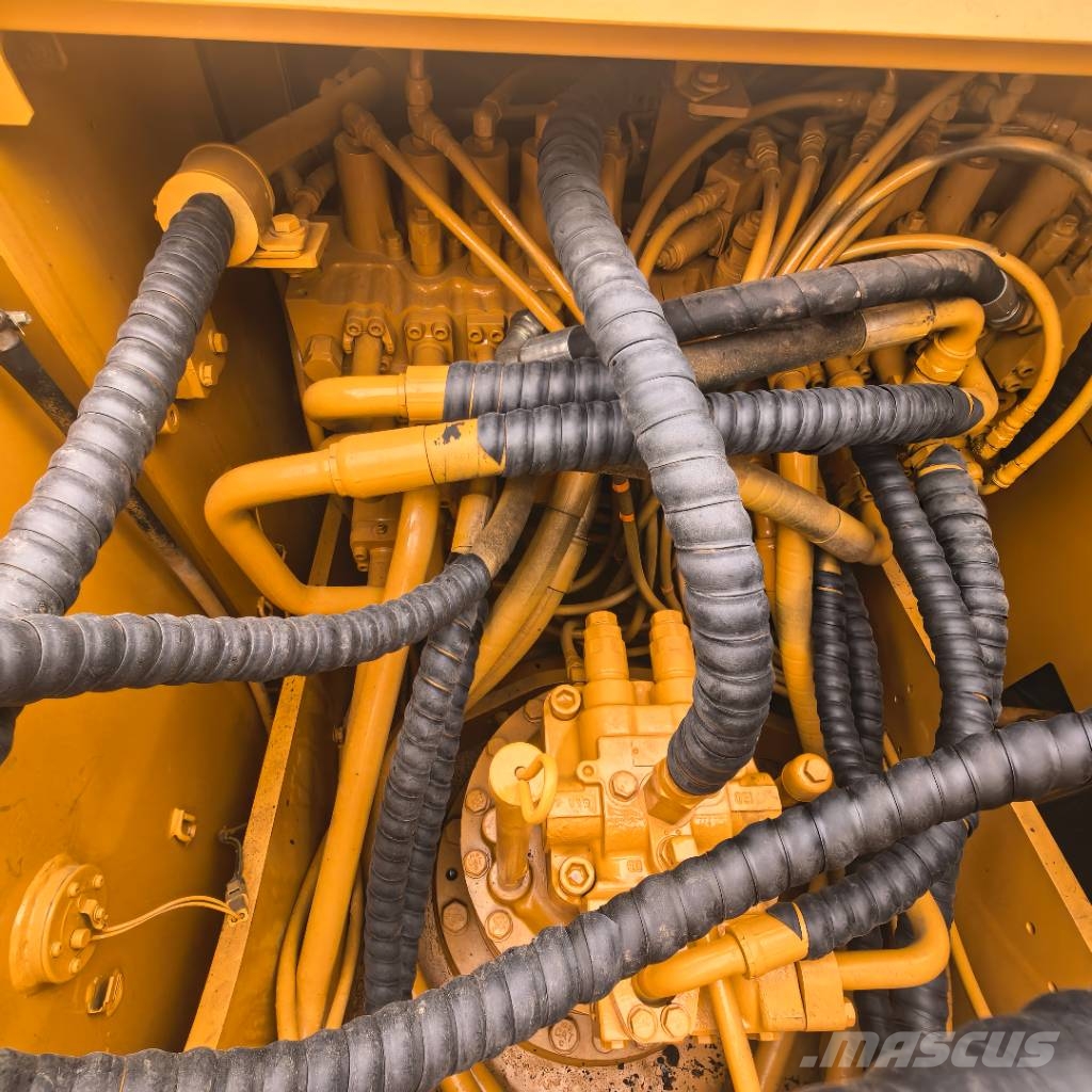 CAT 320 D2L 중형굴삭기 7톤-28톤