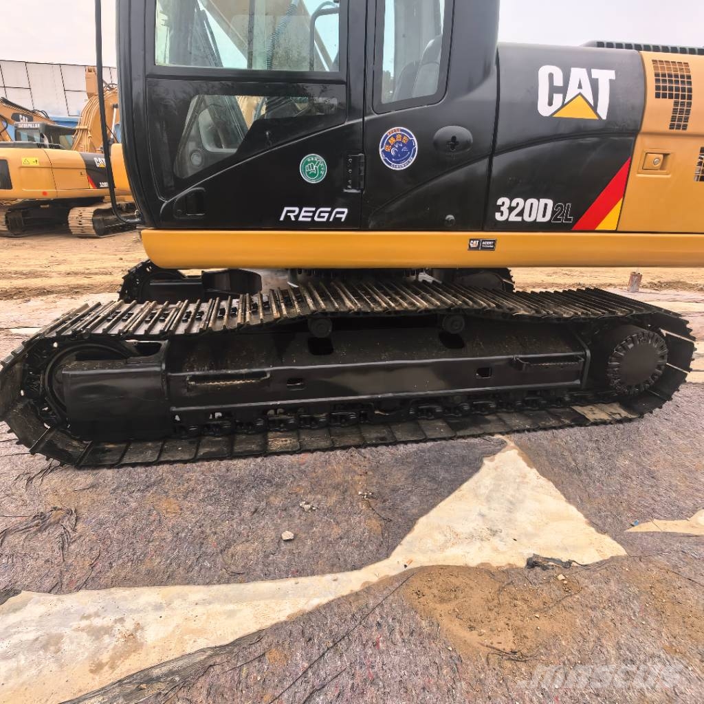 CAT 320 D2L 중형굴삭기 7톤-28톤