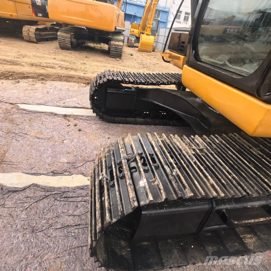 CAT 320 D2L 중형굴삭기 7톤-28톤
