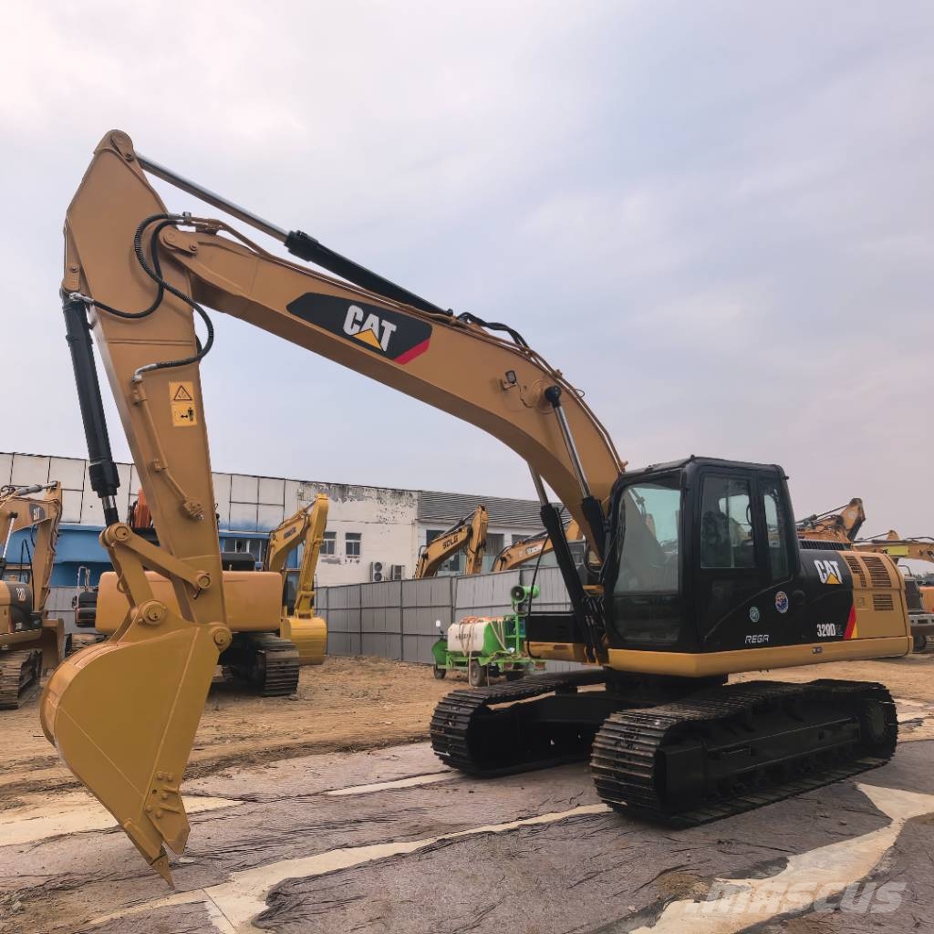 CAT 320 D2L 중형굴삭기 7톤-28톤