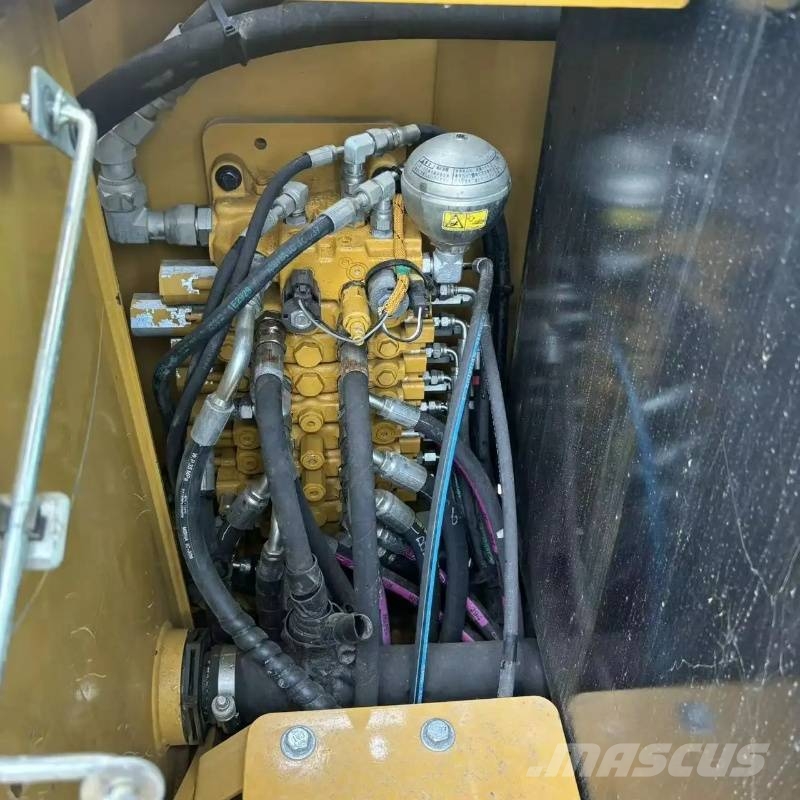 CAT 305.5 E2 Vikšriniai ekskavatoriai