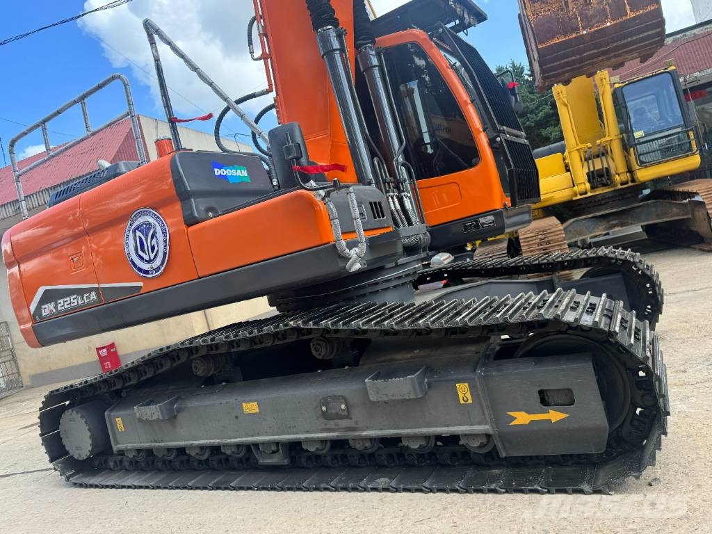 Doosan DX 225 Rupsgraafmachines