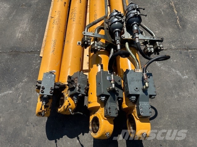 Liebherr A 924 BHD Litronic SIŁOWNIK PODNOSZENIA RAMIENIA Hydraulik