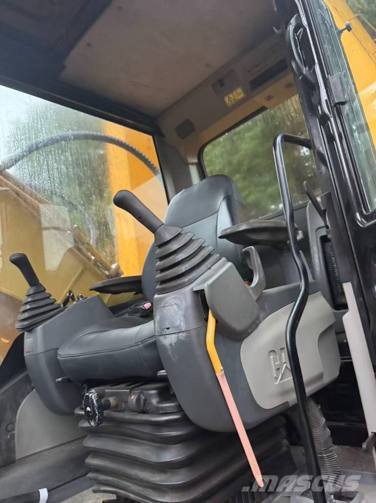 CAT 330 D L 履带挖掘机