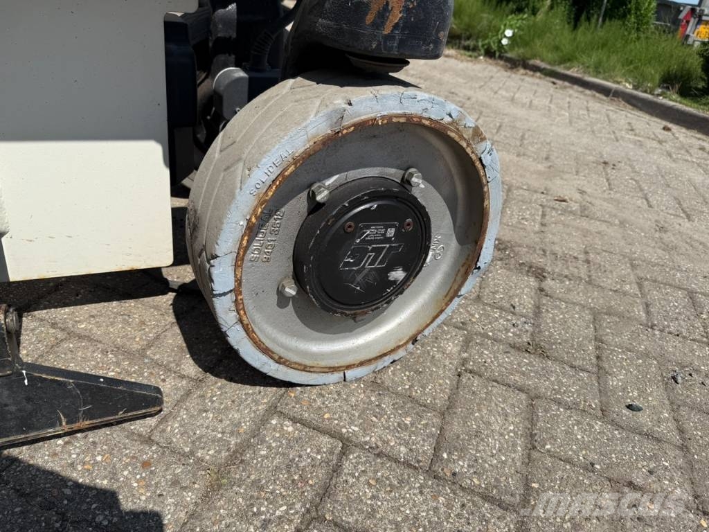 JLG 2630 ES schaar hoogwerker 10 meter Schaarhoogwerkers