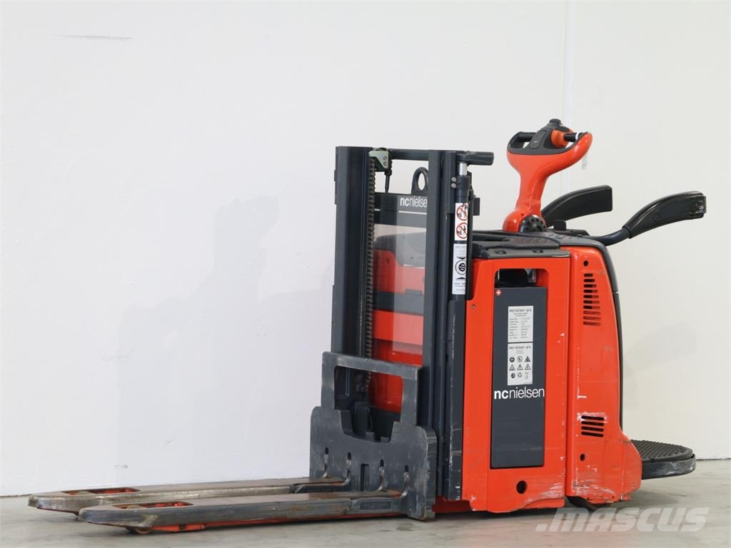 Linde D14AP/133-01 Pedestrian stacker