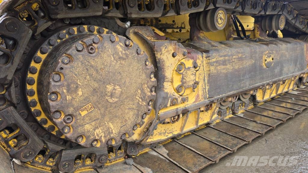 Komatsu D 61 PX Kāpurķēžu buldozeri