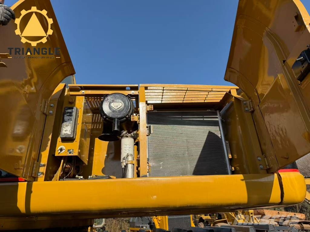 CAT 320 C L Amphibious Excavators