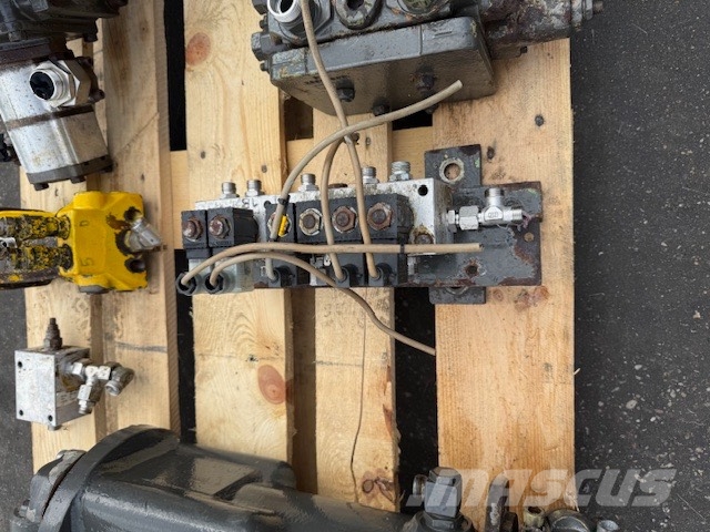 Sennebogen S 613 USED HYDRAULIC PARTS COMPLET Crane spares & accessories