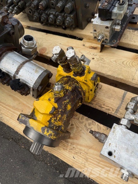 Sennebogen S 613 USED HYDRAULIC PARTS COMPLET Crane spares & accessories