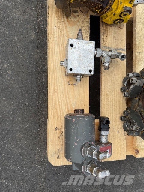 Sennebogen S 613 USED HYDRAULIC PARTS COMPLET Crane spares & accessories