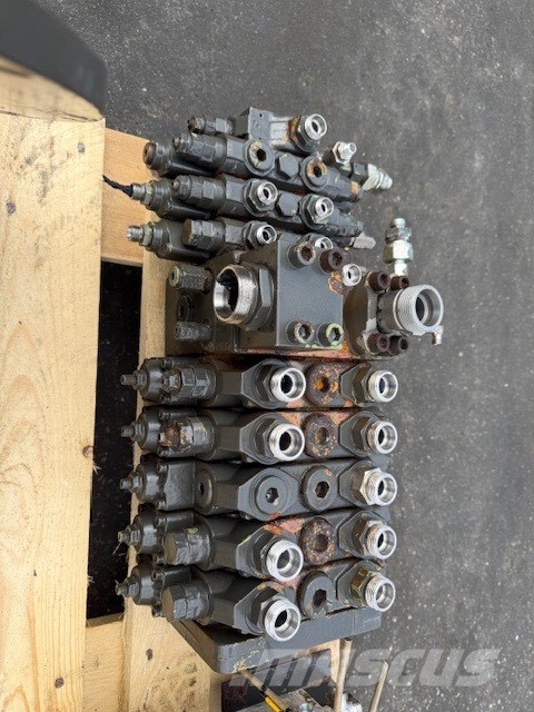Sennebogen S 613 USED HYDRAULIC PARTS COMPLET Crane spares & accessories