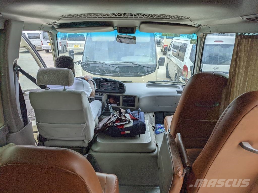 Toyota Coaster Bus 迷你巴士